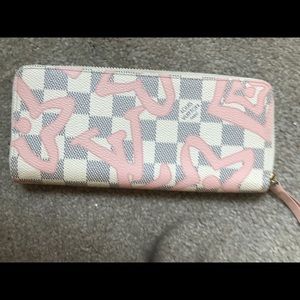 Louis vuitton tahitienne wallet